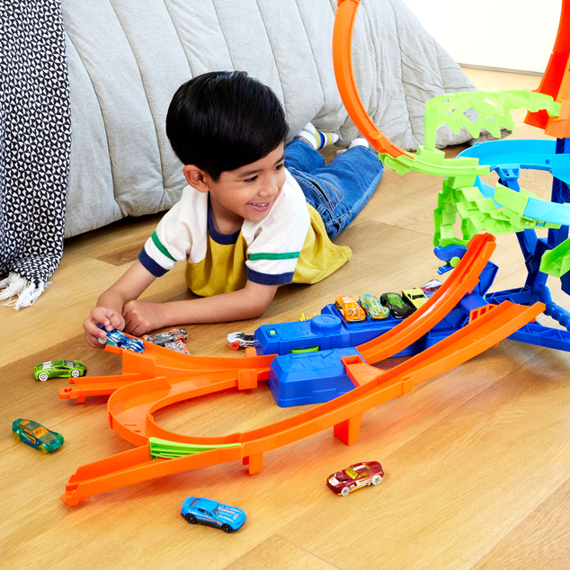 Mattel Hot Wheels Stunt Trucks zrážka vo vzduchu Dráha