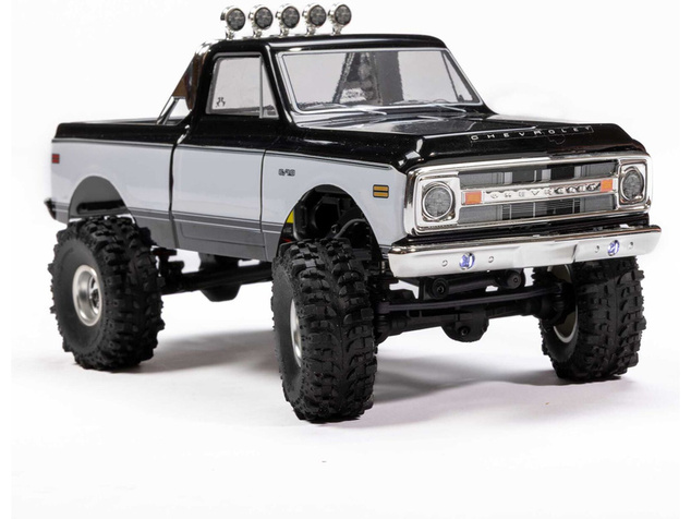 Axial SCX24 Chevrolet C10 1971 1:24 4WD RTR oranžni