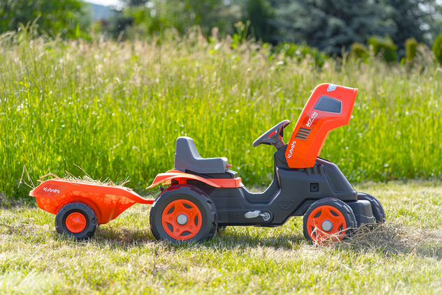 Falk Tractor de pedales Kubota con remolque