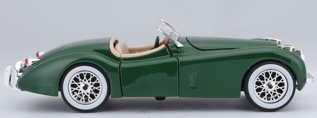 Bburago 1:24 Jaguar XK 120 Roadster (1951) Grün
