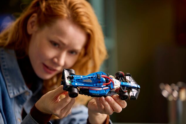 LEGO® Speed Champions 77246 Pretekárske auto Visa Cash App RB VCARB 01 F1®