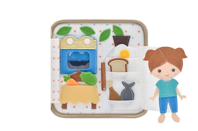 2Kids Toys Libro sensoriale busy Casa con bambola