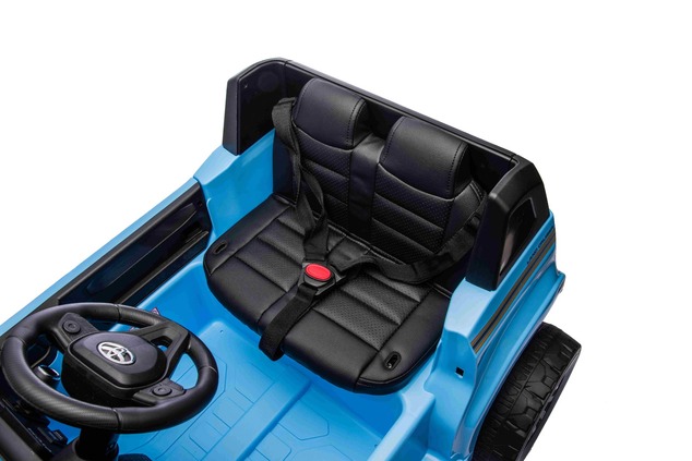 Elektrické autíčko Toyota Landcruiser 12V, modré, široké jednomiestne sedadlo, 2,4 GHz dia