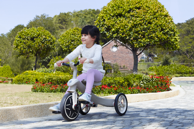 Globber trojkolka Explorer Trike 4in1 Ecologic Coconut