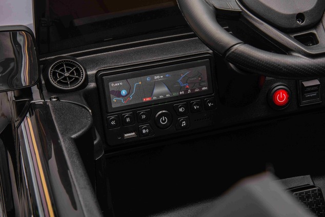Elektrické autíčko Toyota Landcruiser 12V, čierne, široké jednomiestne sedadlo, 2,4 GHz di