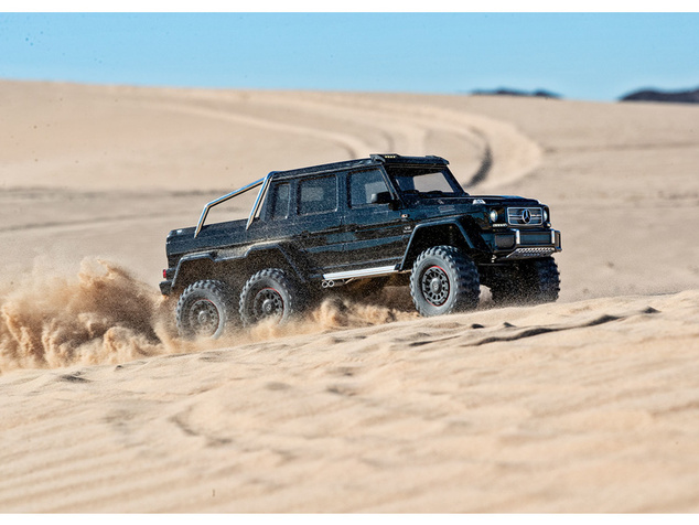 Traxxas TRX-6 Mercedes G 63 6x6 1:10 RTR čierny