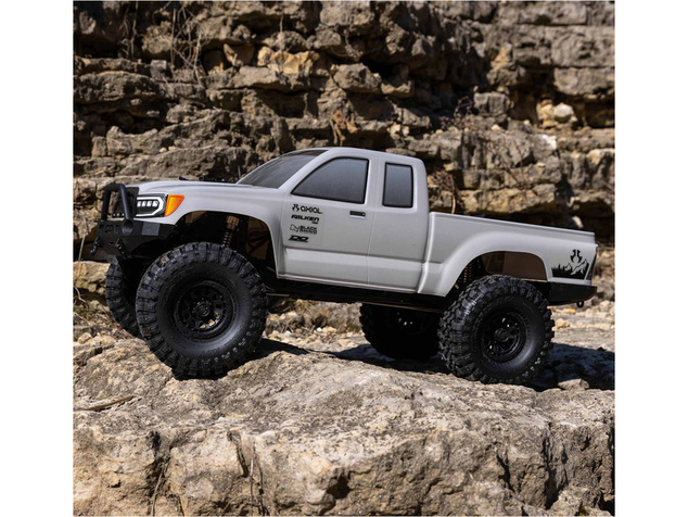 Axial SCX10 III Base Camp 4WD 1:10 RTR sivý