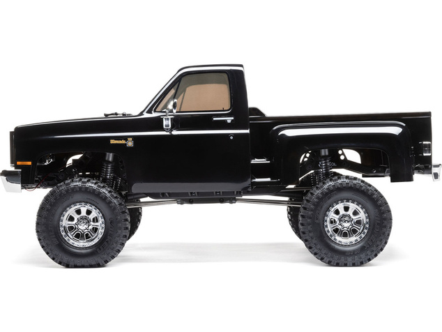 Axial SCX10 III Base Camp 1:10 4WD Chevy K10 1982 RTR čierny