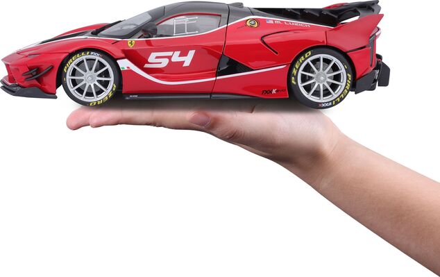 Bburago 1:18 Ferrari Signature Serie FXX-K EVO No.54 (rot)