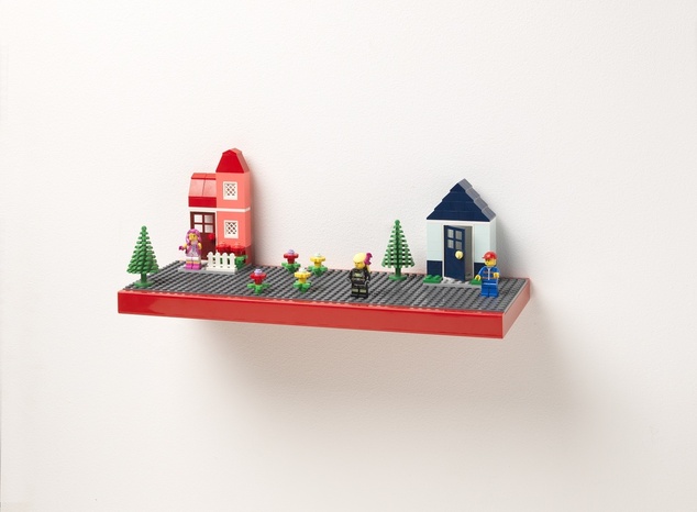 LEGO Polička na vystavenie stavebníc - červená