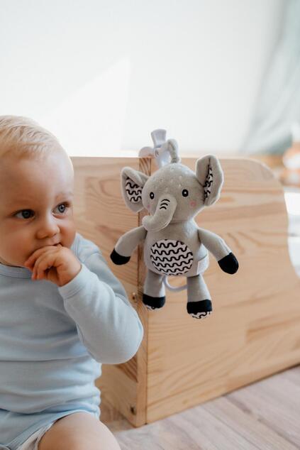 Slon babyted naťahovací plyš 30cm záves na postieľku/kočík