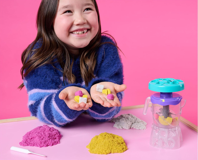 Spin Master Kinetic sand smoothie mixer