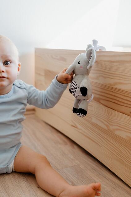 Slon babyted naťahovací plyš 30cm záves na postieľku/kočík