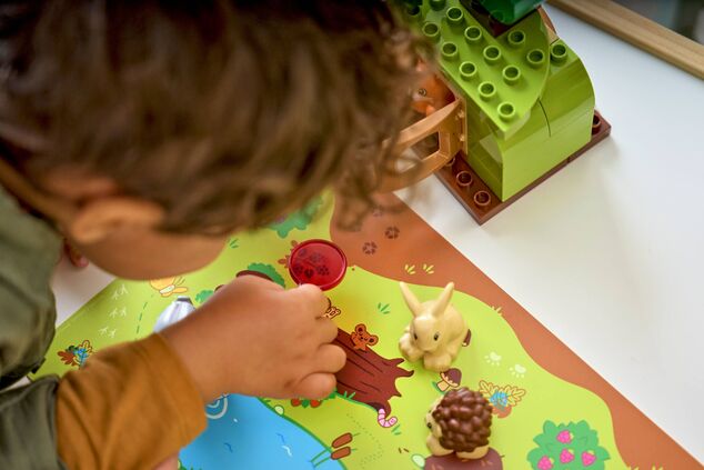 LEGO® DUPLO®10480 Les plný objavov s divokými zvieratkami