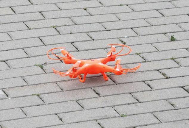 NINCOAIR Quadrone Spike 2.4GHz RTF