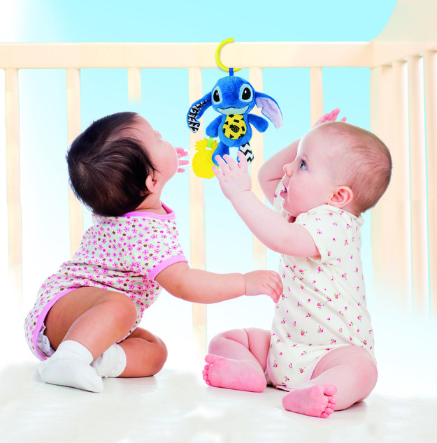 Plyšová hrkálka s úchytom - Stitch