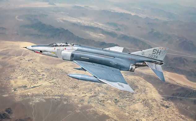 Model Kit repülőgép 1477 - RF-4 C/E Phantom II (1:72)