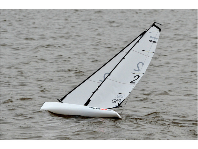 Dragon Flite 95 plachetnica RTR
