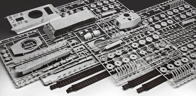 Plastik ModelKit Panzer 03249 - Tiger II Ausf. B (Henschel-Turm) (1:35)