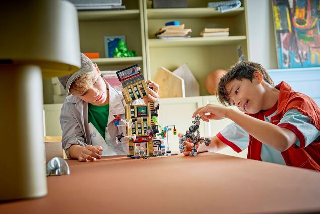 LEGO® Marvel 76342 Spider-Man vs. Mysterio: Daily Bugle