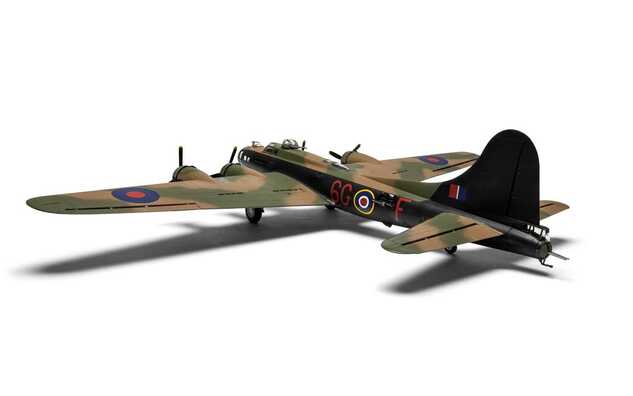 Classic Kit letadlo A08018A - Boeing B-17G / Fortress Mk.III (1:72)