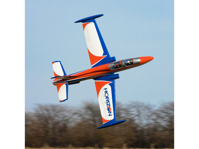 Hangar 9 Aermacchi MB-339 2.1m ARF, zaťahovací podvozok