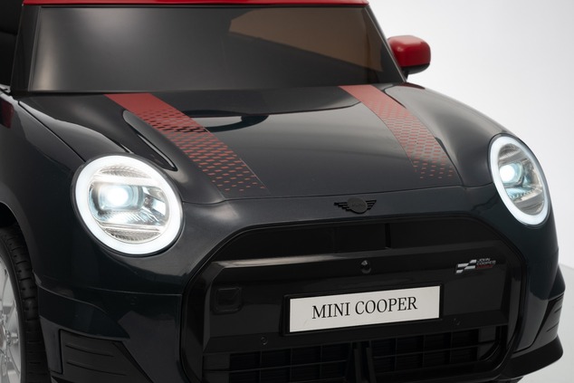 Elektrické autíčko BMW Mini Cooper 12V, čierne, USB Vstup s Bluetooth pripojením na MP3 Pr