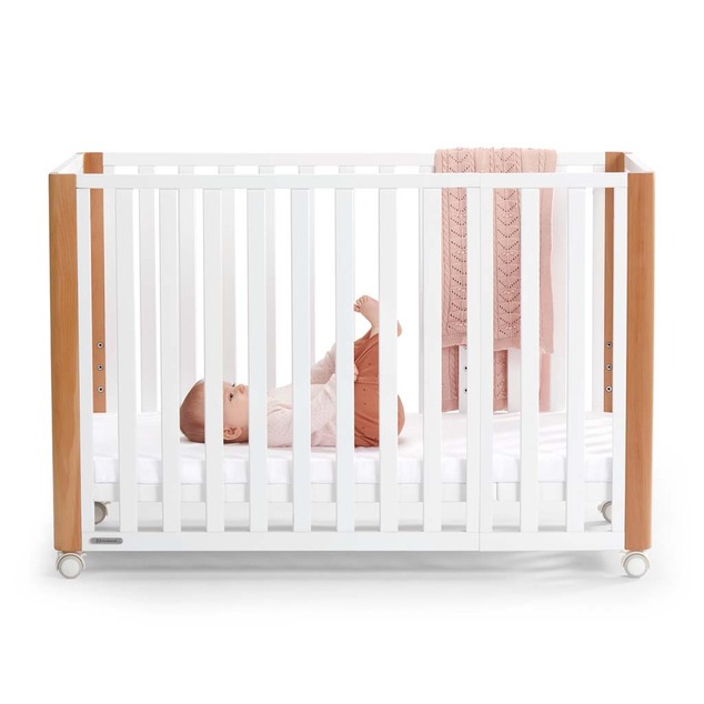 KINDERKRAFT SELECT Lesena posteljica Koya s funkcijo ograje, vključno z vzmetnico White, Premiu