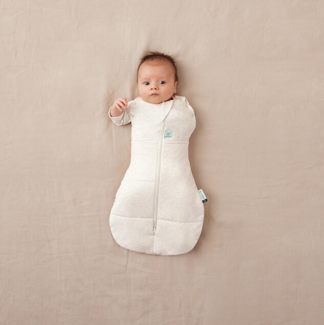 ERGOPOUCH Envoltorio y saco de dormir 2 en 1 Cocoon Oatmeal Marle 3-6 m, 6-8 kg, 2,5 tog
