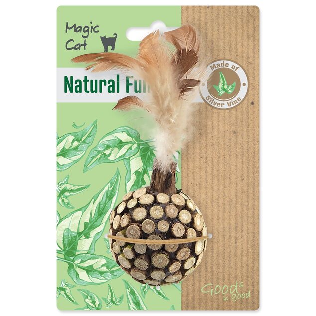 Hračka Magic Cat Natural Fun guľa s prírodnými pierkami a oblepené drevom 13cm