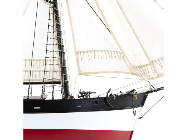AMATI HMS Hunter škuner 1:60 kit