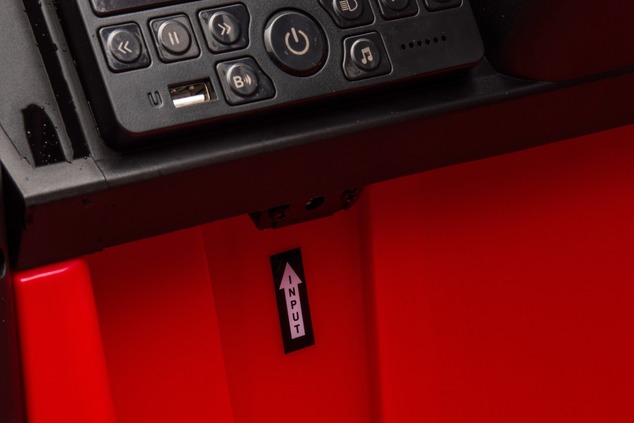 Elektrické autíčko Toyota FJ Cruiser XXL s pohonom 4x4, licencované (Dvojmiestne), červené