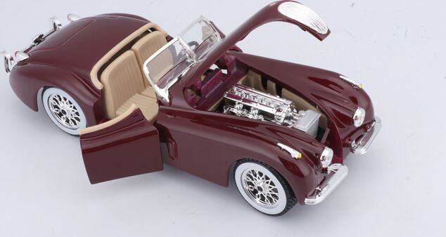Bburago 1:24 Jaguar XK 120 Roadster (1951) Rot