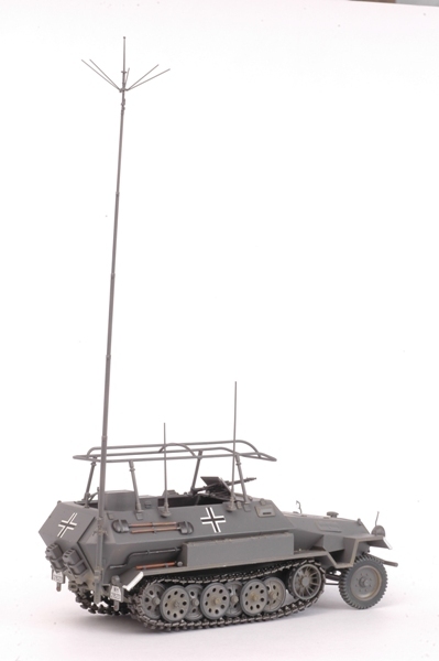 Model Kit military 3604 - Sd.Kfz.251/3 Ausf.B Radio Car (1:35)