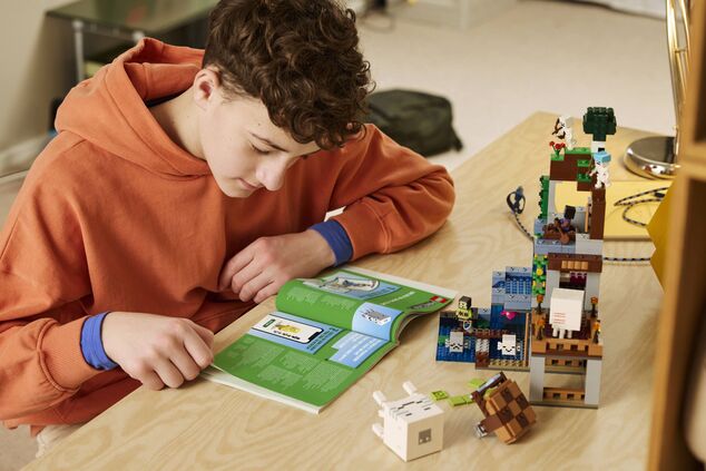 LEGO® Minecraft™ 21597 Základňa Ghasta