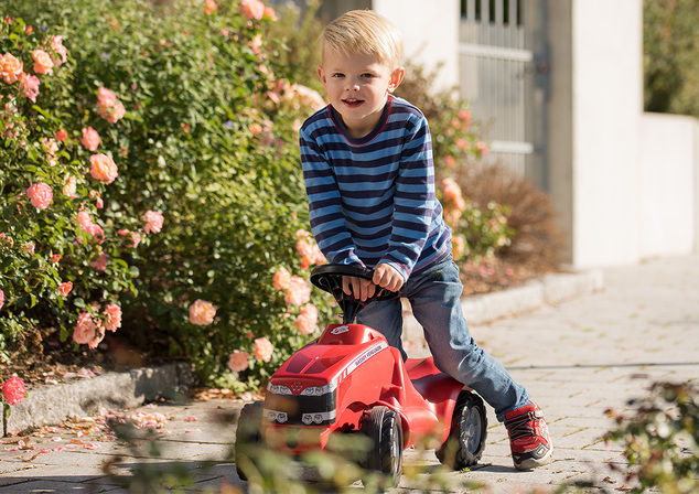 Rollytoys Odrážadlo Massey Ferguson červený