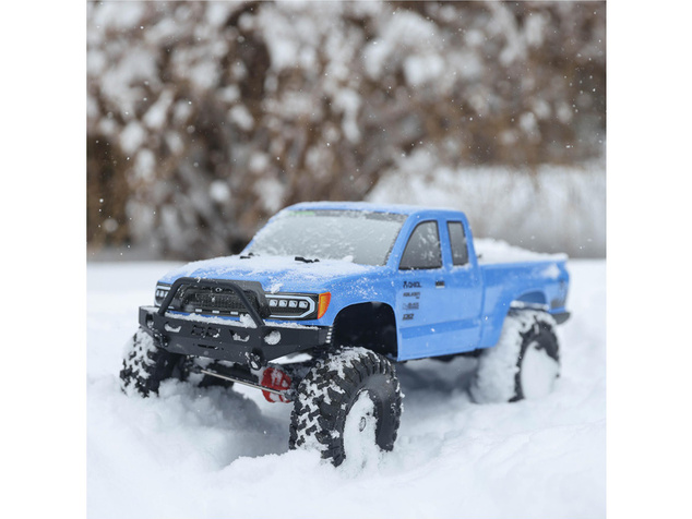 Axial SCX10 III Base Camp 4WD 1:10 RTR sivý