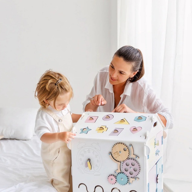 BusyKids Activity board Domeček bílý