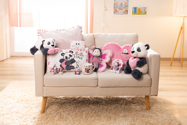NICI peluche Panda Love con cuore 20cm, sdraiata