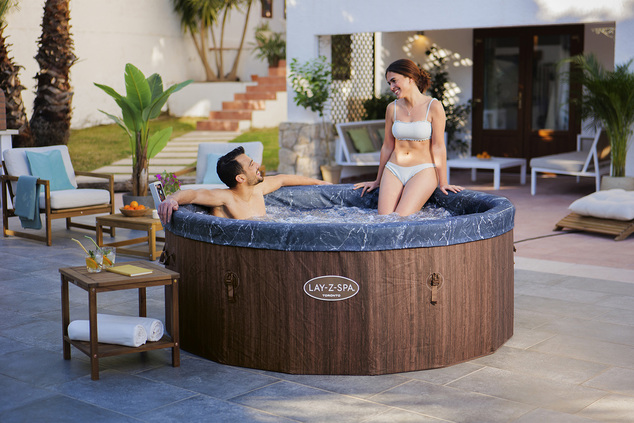 Bestway 6001W Pezsgőfürdő LAY-Z-SPA®Toronto AirJet™ 6 személyre (Energiatakarékos) 190 x 70 cm