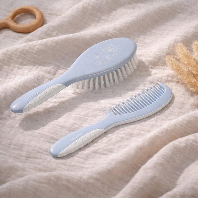 BABYONO Kefe és fésű csúszásmentes fogantyúval Blue