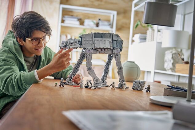 LEGO® Star Wars™ 75454 AT-AT™ Imperiálneho pozostatku s INT-4