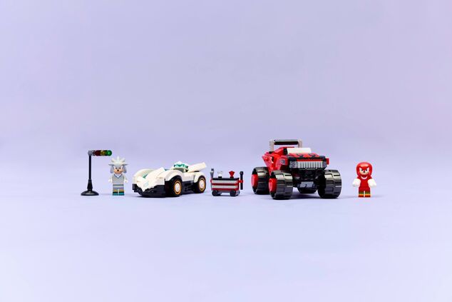 LEGO® Sonic The Hedgehog™ 77118 Silver a jeho auto vs. Knuckles a jeho monster truck