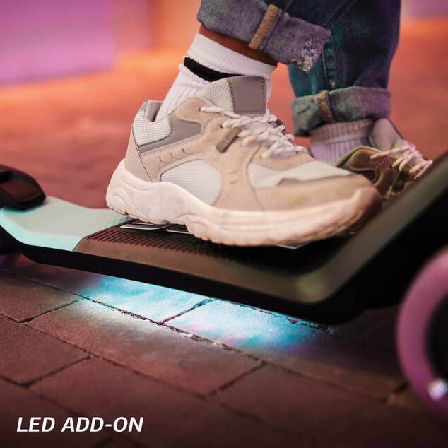 BERG Nexo detská kolobežka Lights LED-deck Mint