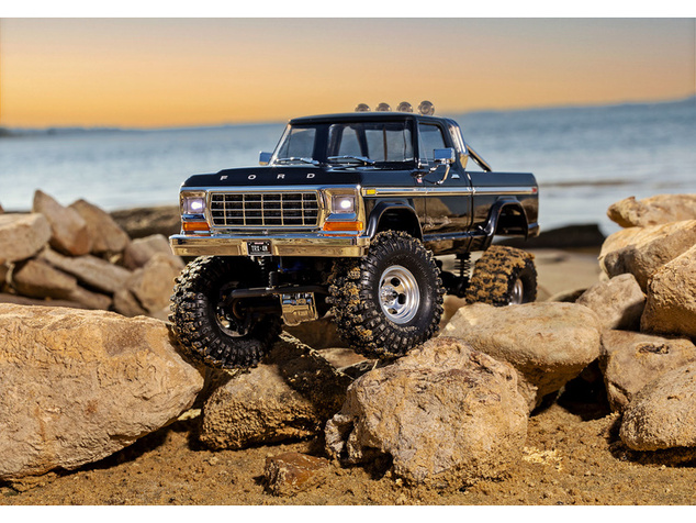 Traxxas TRX-4M Ford F-150 1979 1:18 RTR hnedý