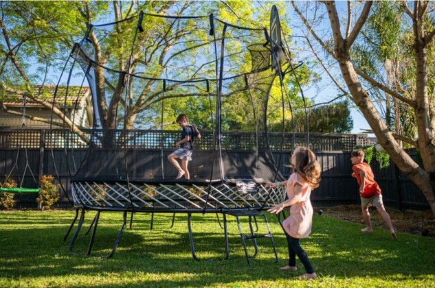 Springfree Trampoline® Meduim Round (R79) Trampolína s ochrannou sieťou, 300 × 300 cm