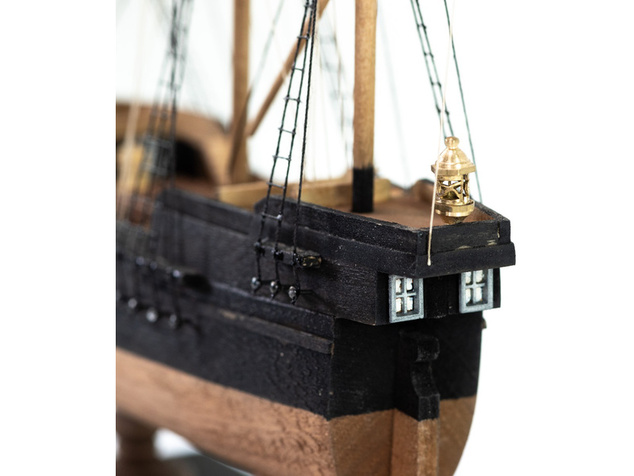 AMATI Pirátska loď 1:135 First step kit