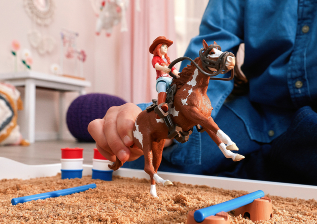 Schleich Hannah cu cal și obstacole - aventură western