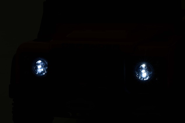Elektrické autíčko Land Rover Defender 110 SVX 12V, zelené, 4X4 pohon, LED svetlá, predné