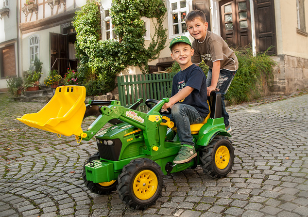 Rollytoys Šliapací traktor John Deere s nakladačom, brzdou a nafukovacími kolesami